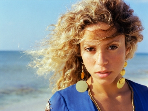 www_shakirabrasil_com00016~28.jpg