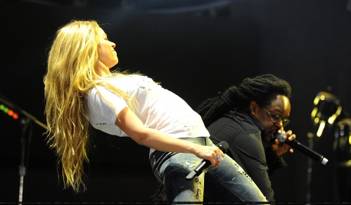 www_shakirabrasil_com00019~10.jpg