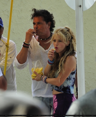 www_shakirabrasil_com0001~27.jpg