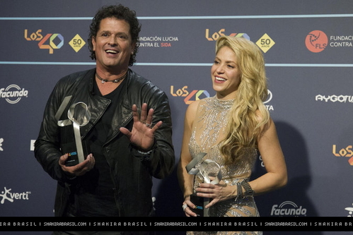 www_shakirabrasil_com00023~11.jpg