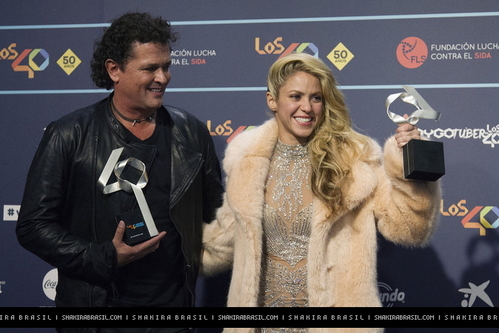 www_shakirabrasil_com00024~11.jpg