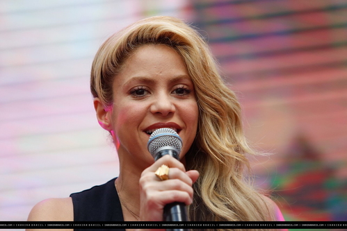 www_shakirabrasil_com00026~15.jpg