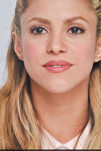 www_shakirabrasil_com00027~8.jpg