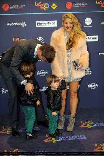 www_shakirabrasil_com00029~11.jpg