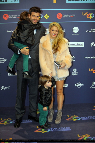 www_shakirabrasil_com00030~10.jpg