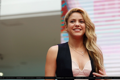www_shakirabrasil_com00030~14.jpg