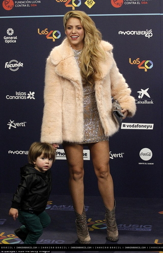 www_shakirabrasil_com00039~8.jpg