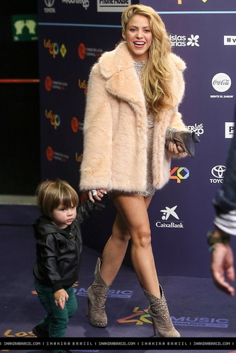 www_shakirabrasil_com00045~8.jpg