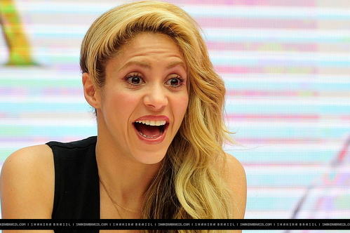 www_shakirabrasil_com00047~12.jpg