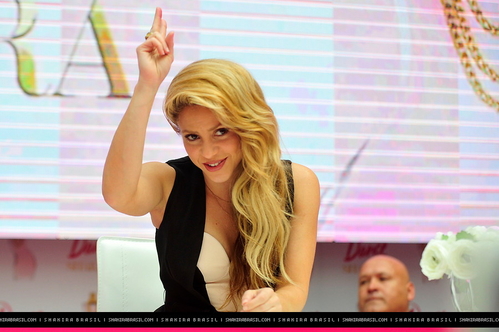 www_shakirabrasil_com00049~11.jpg