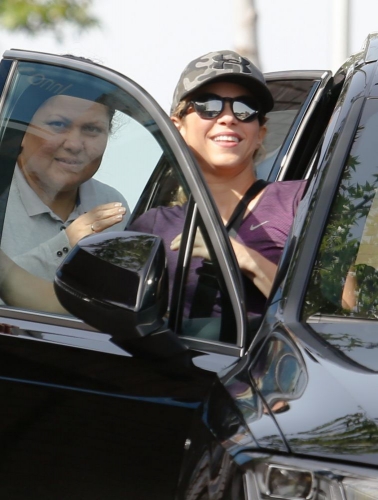 www_shakirabrasil_com0004~18.jpg