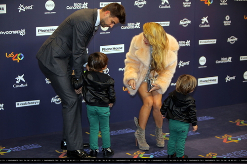 www_shakirabrasil_com00055~9.jpg