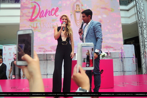 www_shakirabrasil_com00057~12.jpg