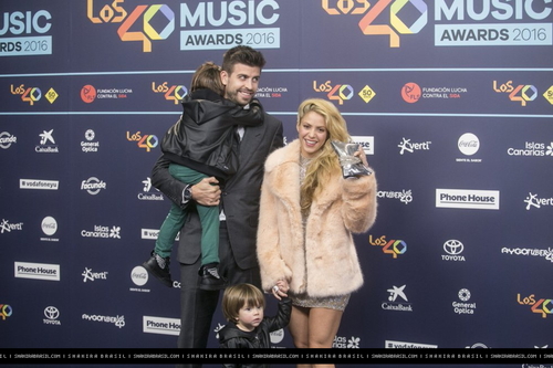 www_shakirabrasil_com00057~9.jpg