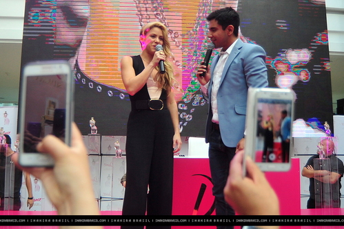 www_shakirabrasil_com00059~11.jpg