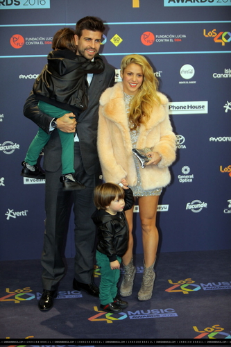 www_shakirabrasil_com00060~8.jpg