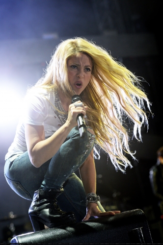 www_shakirabrasil_com00062~13.jpg
