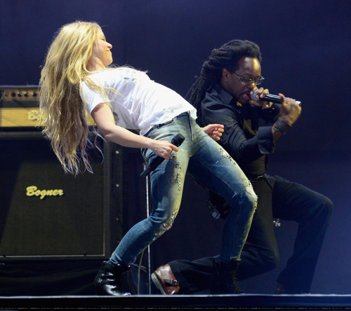 www_shakirabrasil_com00076~12.jpg