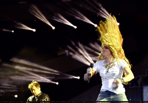 www_shakirabrasil_com00090~9.jpg