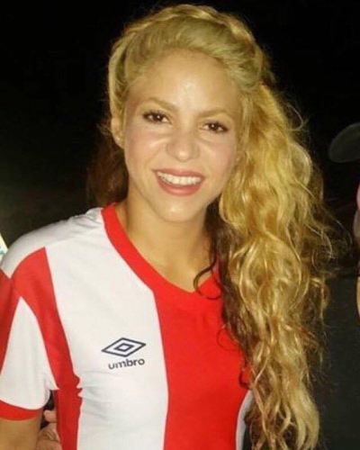 www_shakirabrasil_com0009~14.jpg