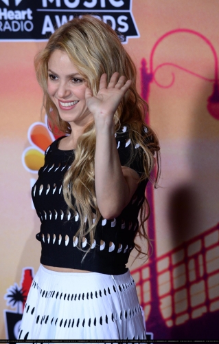 www_shakirabrasil_com00127~12.jpg