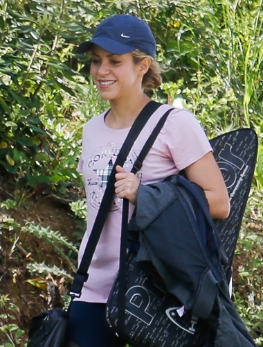 www_shakirabrasil_com0012~10.jpg