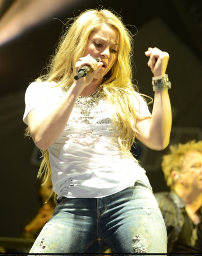 www_shakirabrasil_com00137~12.jpg