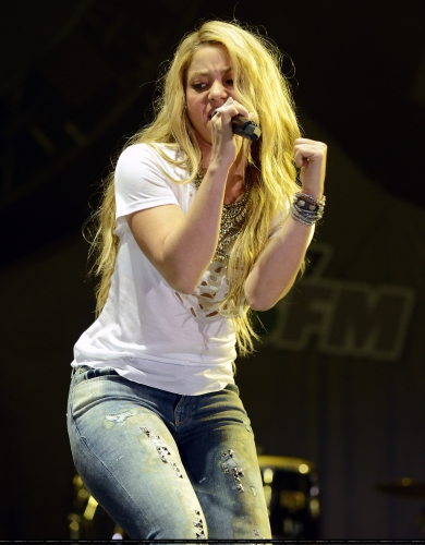 www_shakirabrasil_com00141~12.jpg