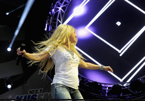 www_shakirabrasil_com00148~12.jpg