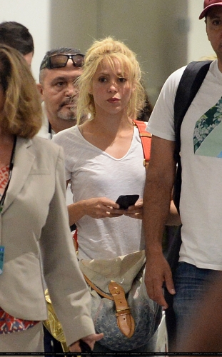 www_shakirabrasil_com0014~9.jpg