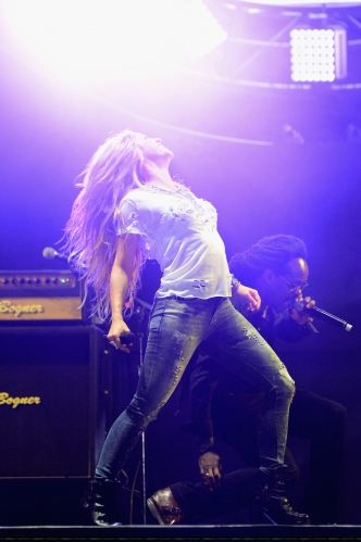 www_shakirabrasil_com00152~12.jpg