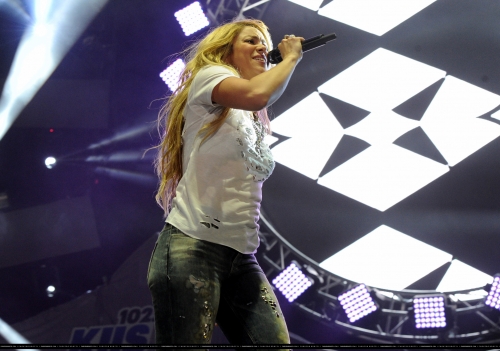 www_shakirabrasil_com00161~12.jpg