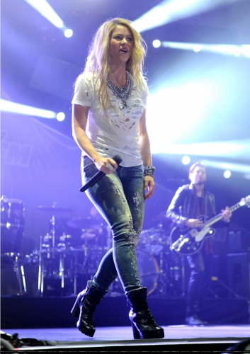 www_shakirabrasil_com00174~12.jpg