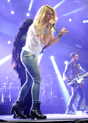 www_shakirabrasil_com00178~11.jpg