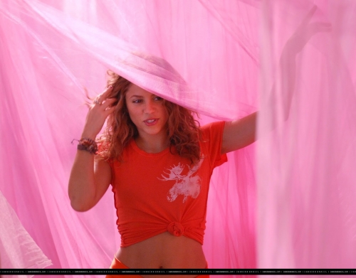 www_shakirabrasil_com0018~0.jpg