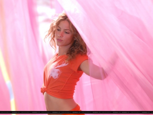 www_shakirabrasil_com0019~0.jpg
