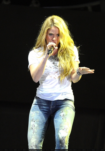 www_shakirabrasil_com00211~11.jpg
