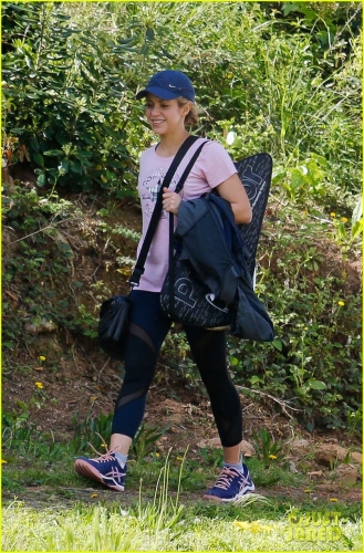 www_shakirabrasil_com0021~3.jpg