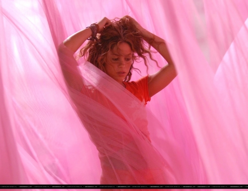 www_shakirabrasil_com0025~0.jpg