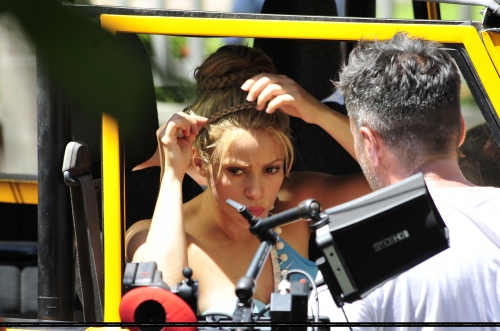 www_shakirabrasil_com0042~0.jpg