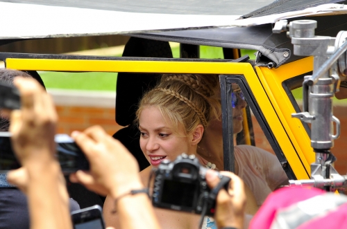www_shakirabrasil_com0100.jpg