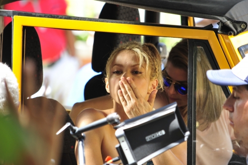 www_shakirabrasil_com0122.jpg