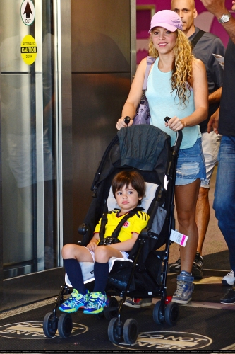 www_shakirabrasil_com09~0.jpg