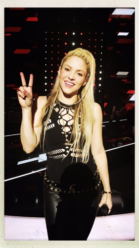 www_shakirabrasil_com_00002~2.jpg