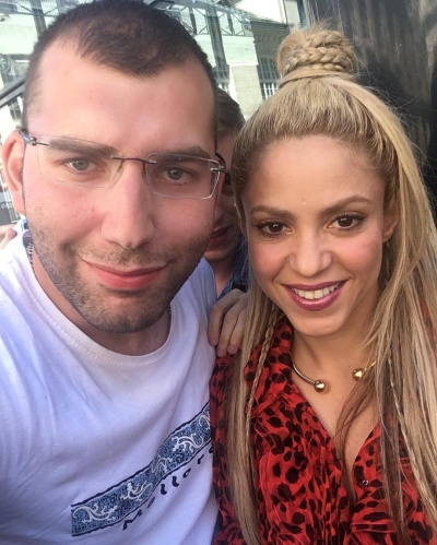 www_shakirabrasil_com_00006~1.jpg