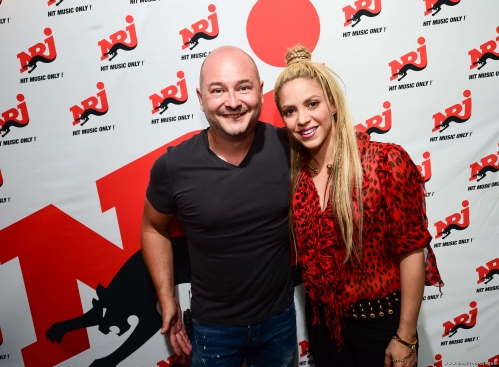 www_shakirabrasil_com_00013~1.jpg
