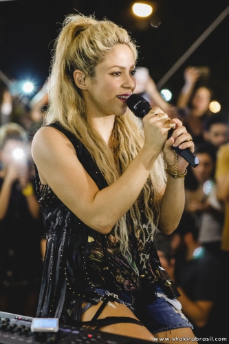 www_shakirabrasil_com_0001~22.jpg