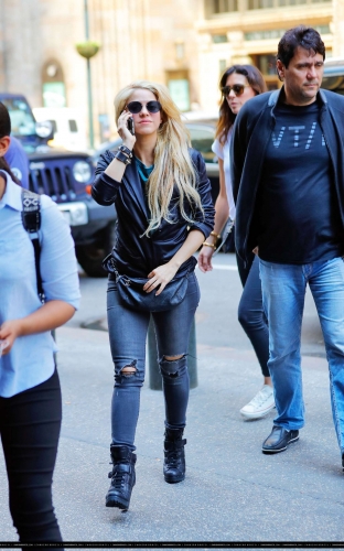 www_shakirabrasil_com_0002~14.jpg