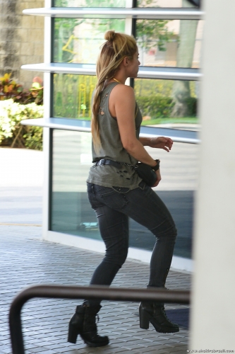 www_shakirabrasil_com_00030.jpg