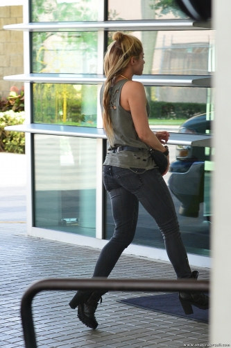 www_shakirabrasil_com_00035.jpg